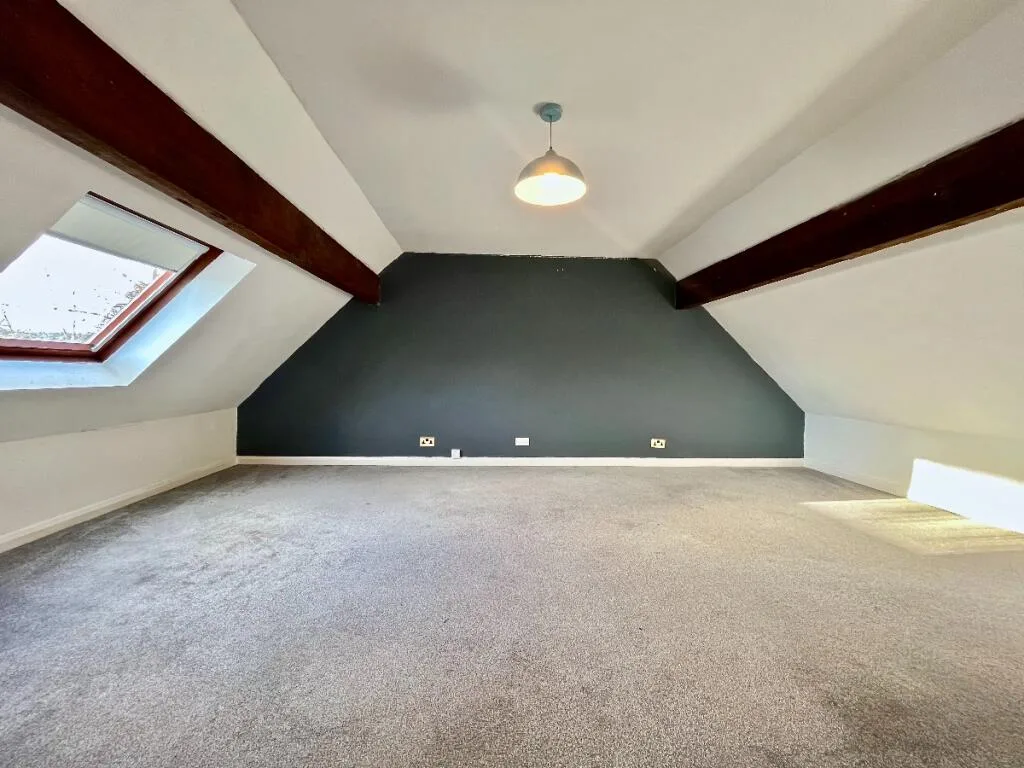 4 bedroom semi-detached house for rent