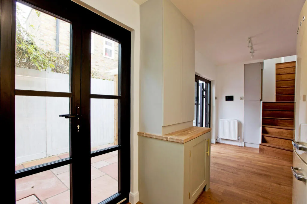 1 bedroom maisonette for rent