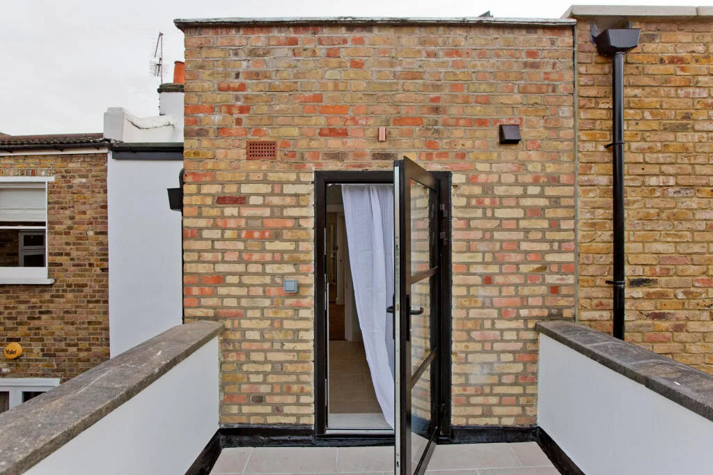 1 bedroom maisonette for rent