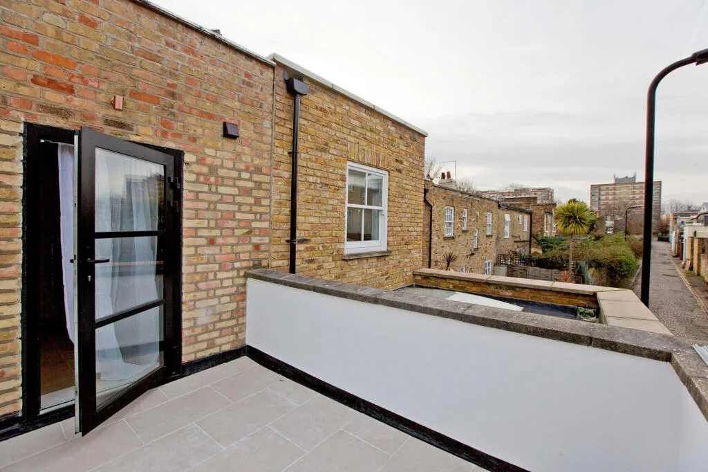 1 bedroom maisonette for rent