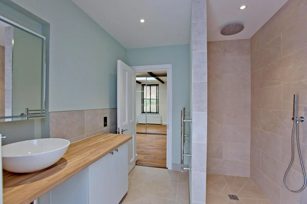1 bedroom maisonette for rent