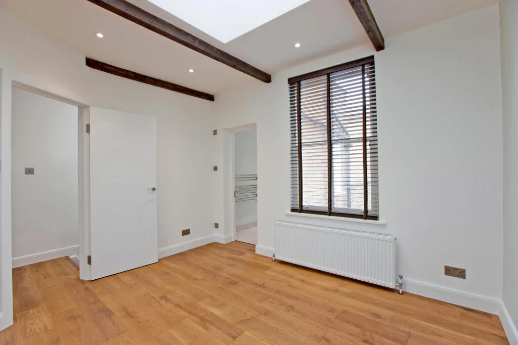 1 bedroom maisonette for rent