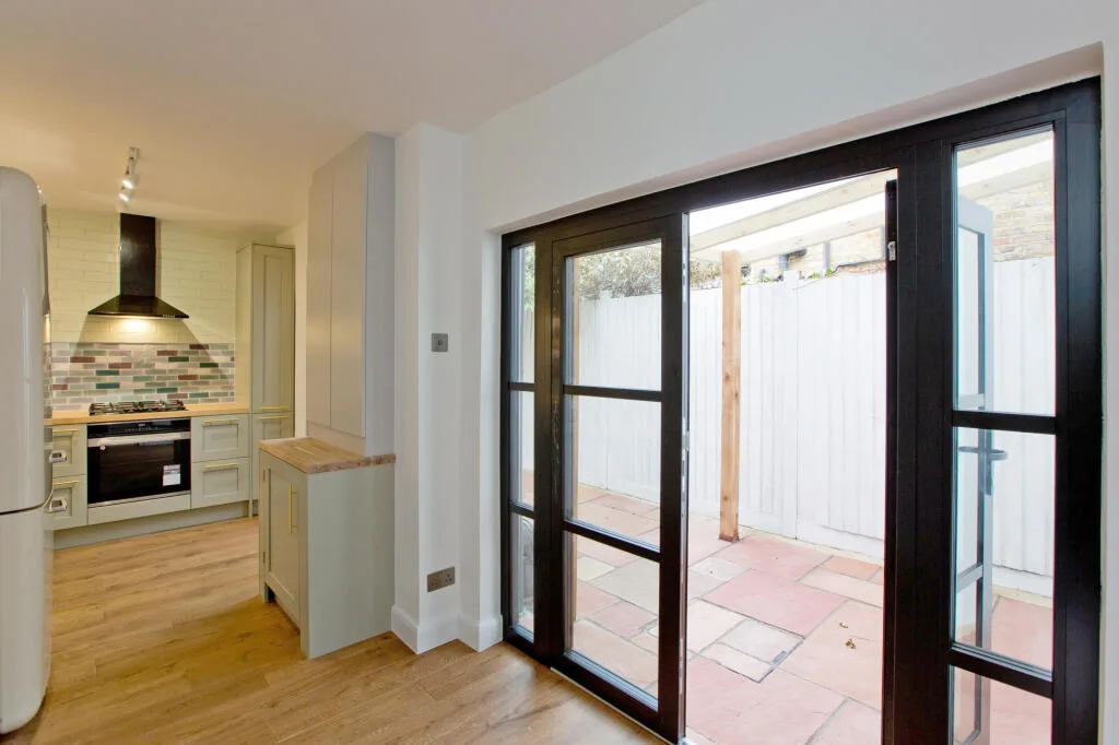 1 bedroom maisonette for rent