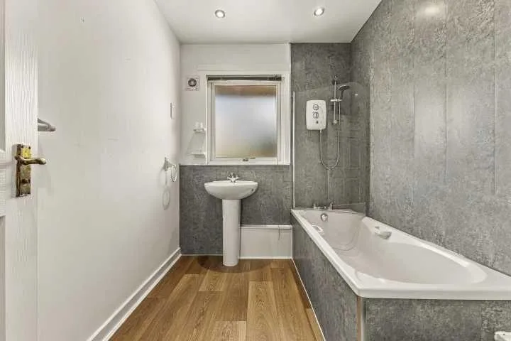 2 bedroom semi-detached house for rent