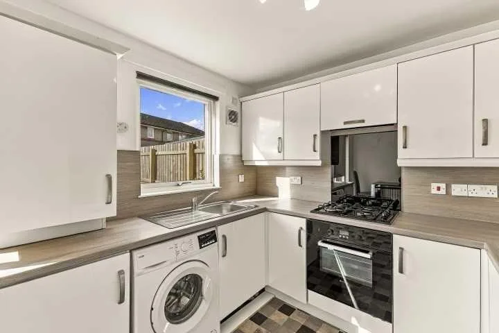 2 bedroom semi-detached house for rent