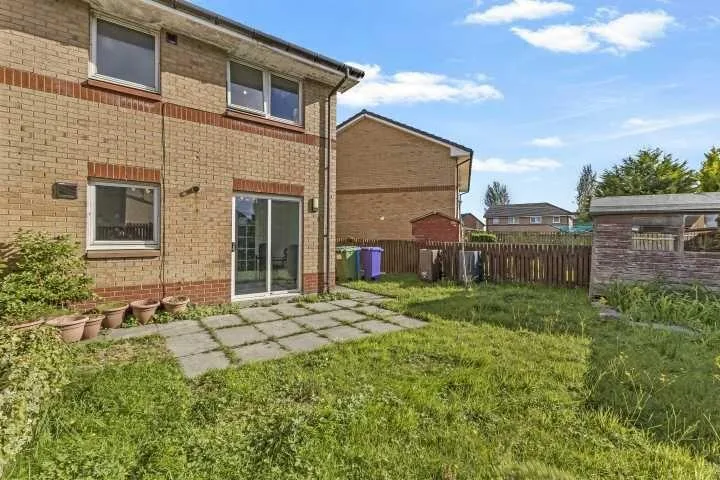 2 bedroom semi-detached house for rent