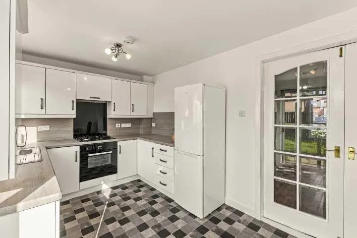 2 bedroom semi-detached house for rent