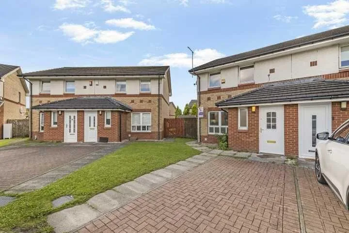2 bedroom semi-detached house for rent
