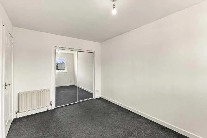 2 bedroom semi-detached house for rent