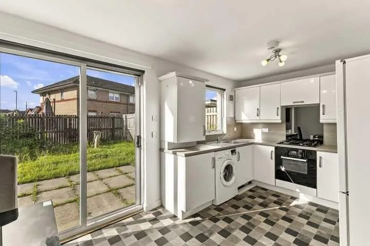 2 bedroom semi-detached house for rent