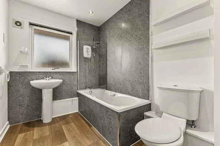 2 bedroom semi-detached house for rent