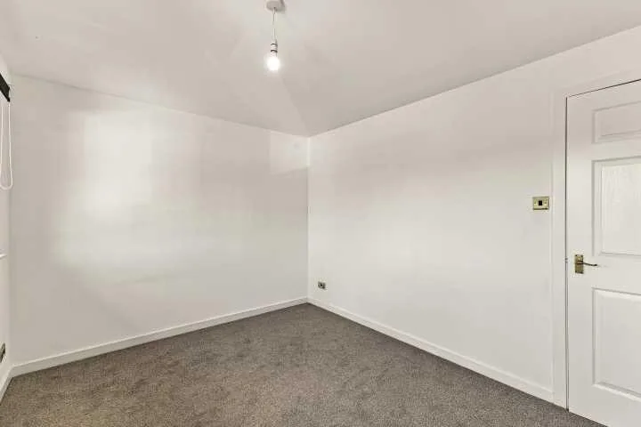 2 bedroom semi-detached house for rent