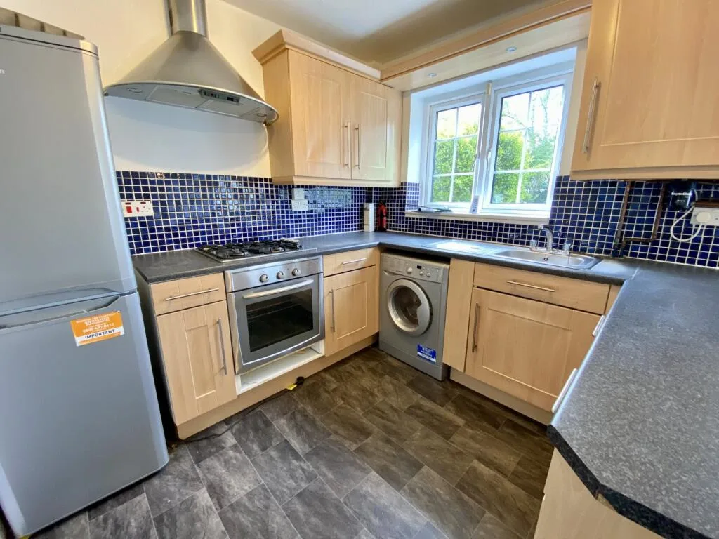 3 bedroom semi-detached house for rent