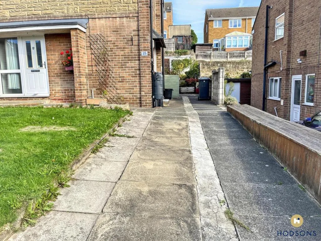 3 bedroom semi-detached house for rent