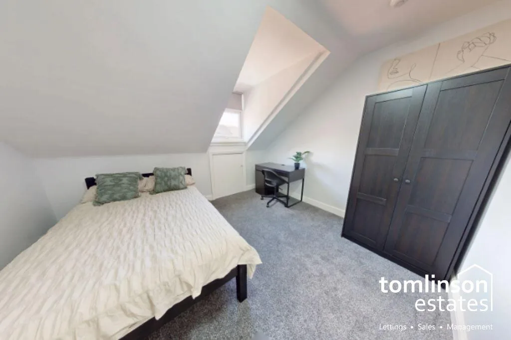 5 bedroom terraced house for rent