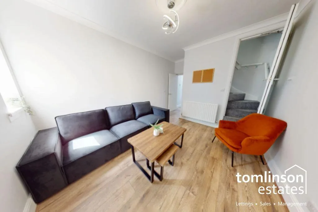 5 bedroom terraced house for rent