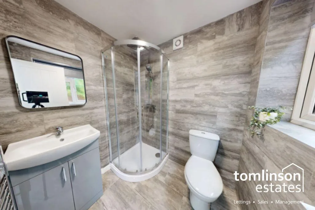 5 bedroom terraced house for rent