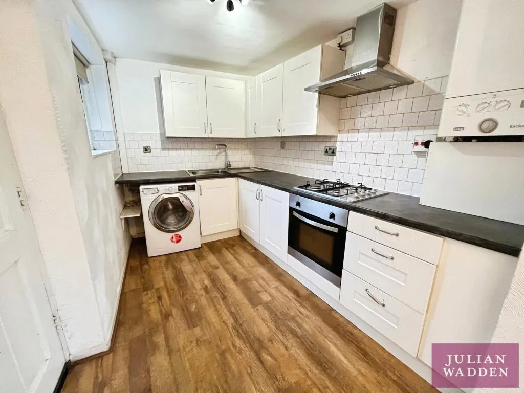 3 bedroom end of terrace house for rent