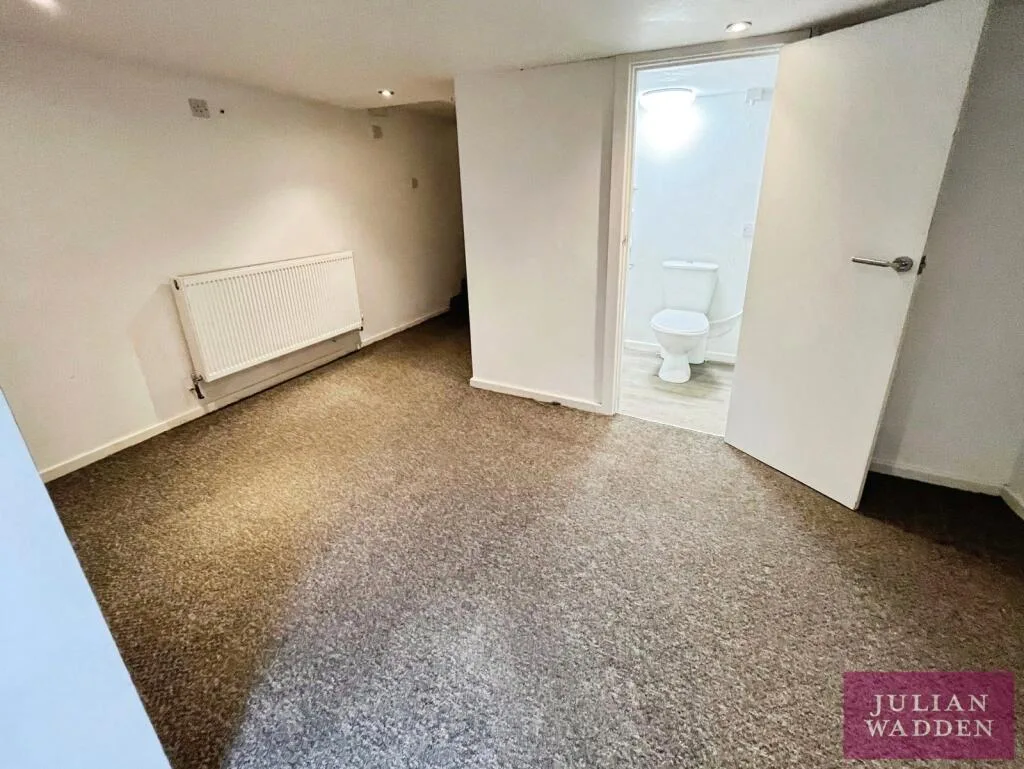 3 bedroom end of terrace house for rent