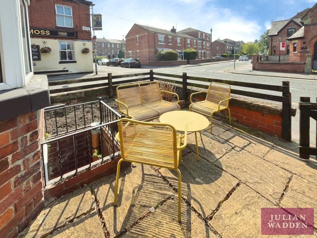 3 bedroom end of terrace house for rent