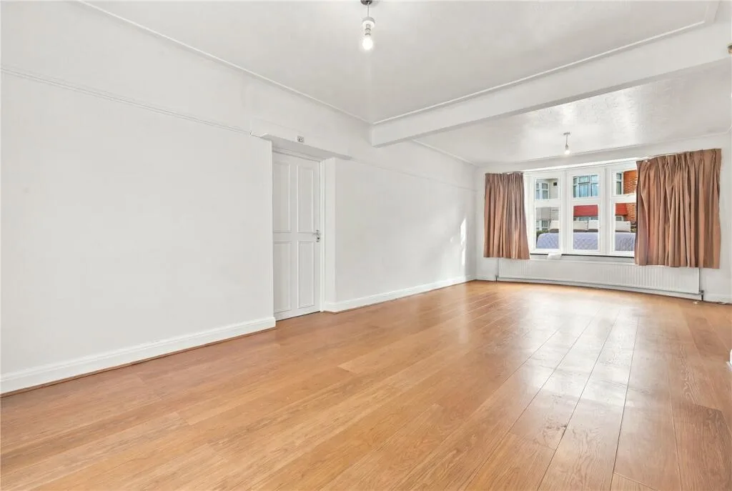 3 bedroom end of terrace house for rent