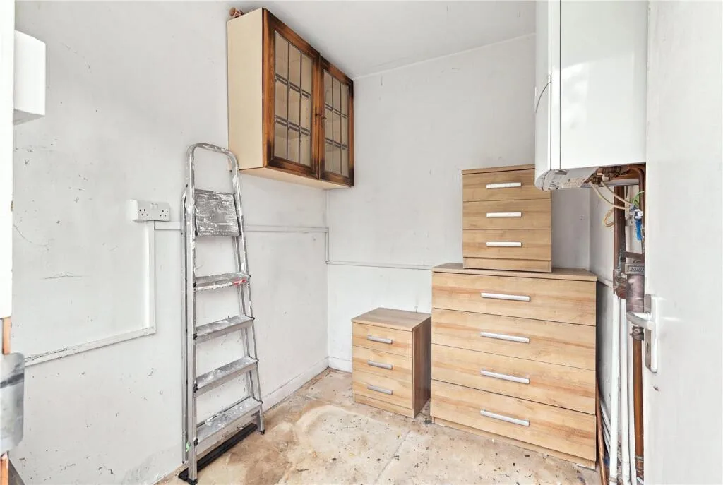 3 bedroom end of terrace house for rent