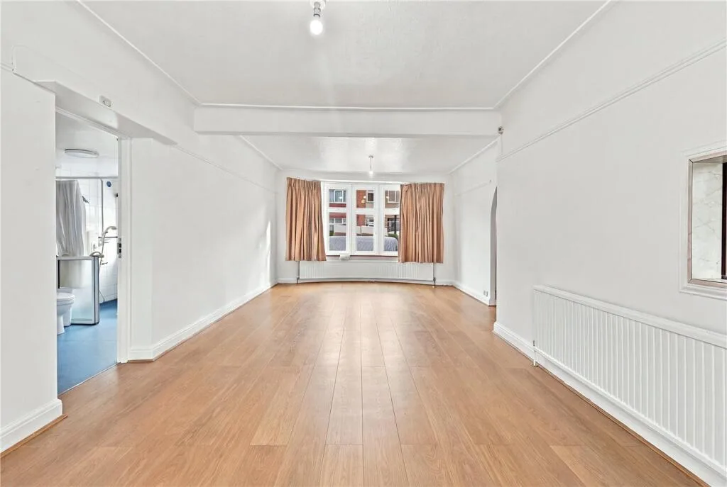 3 bedroom end of terrace house for rent