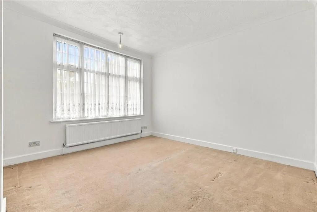 3 bedroom end of terrace house for rent