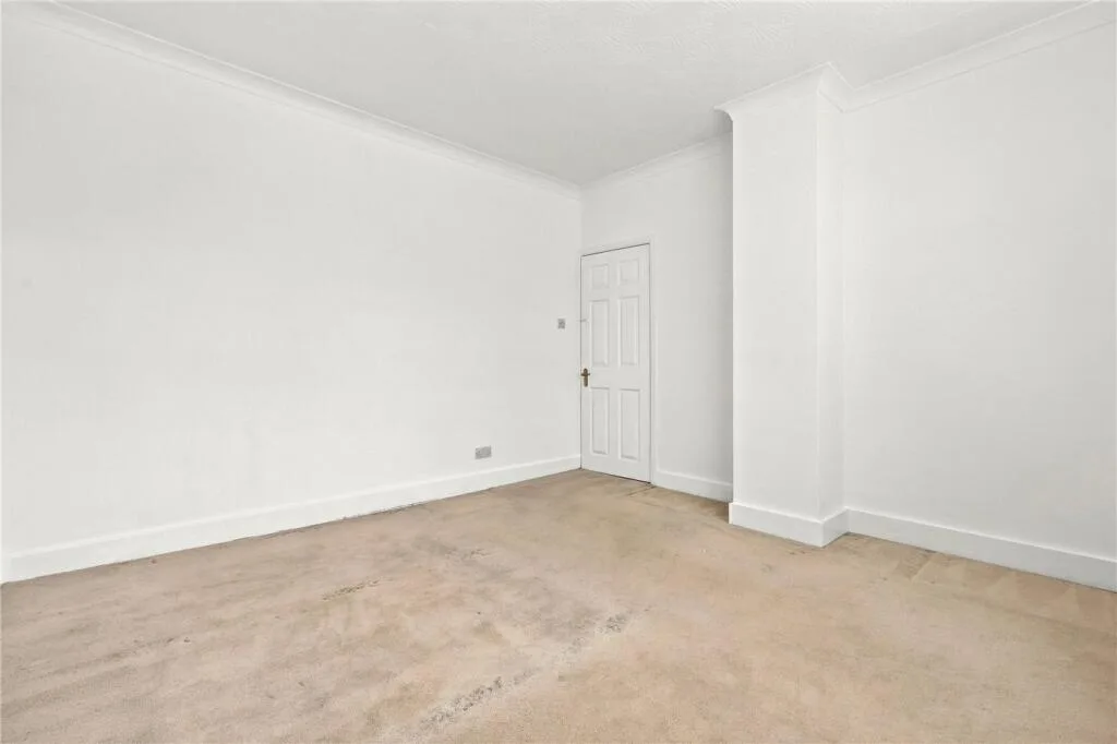 3 bedroom end of terrace house for rent