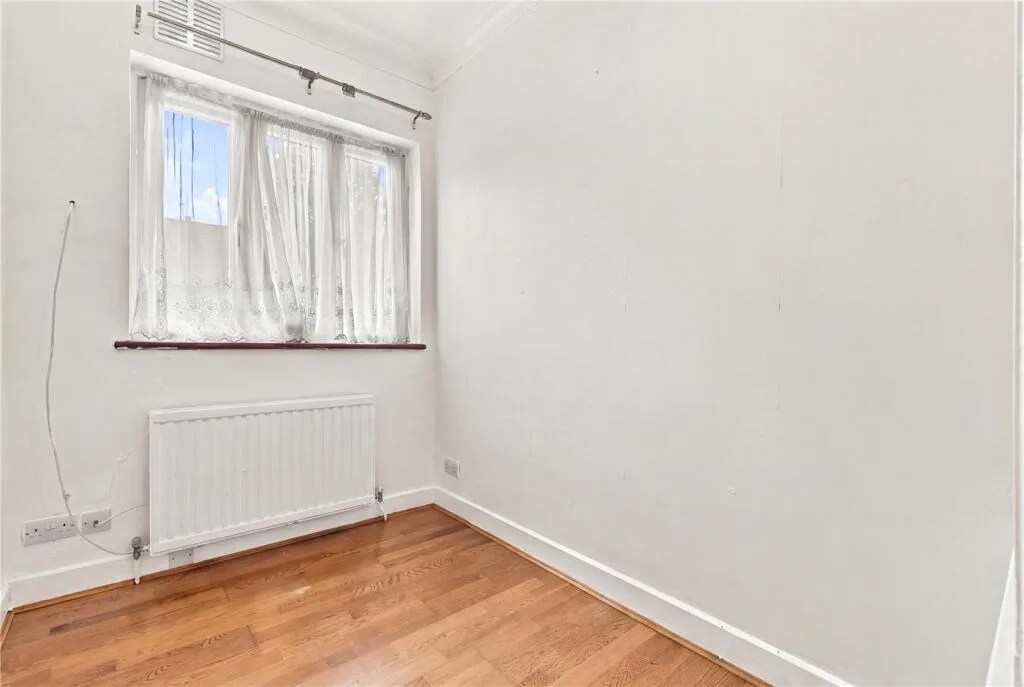 3 bedroom end of terrace house for rent