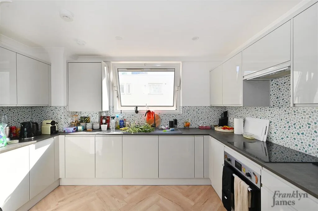 3 bedroom flat for rent