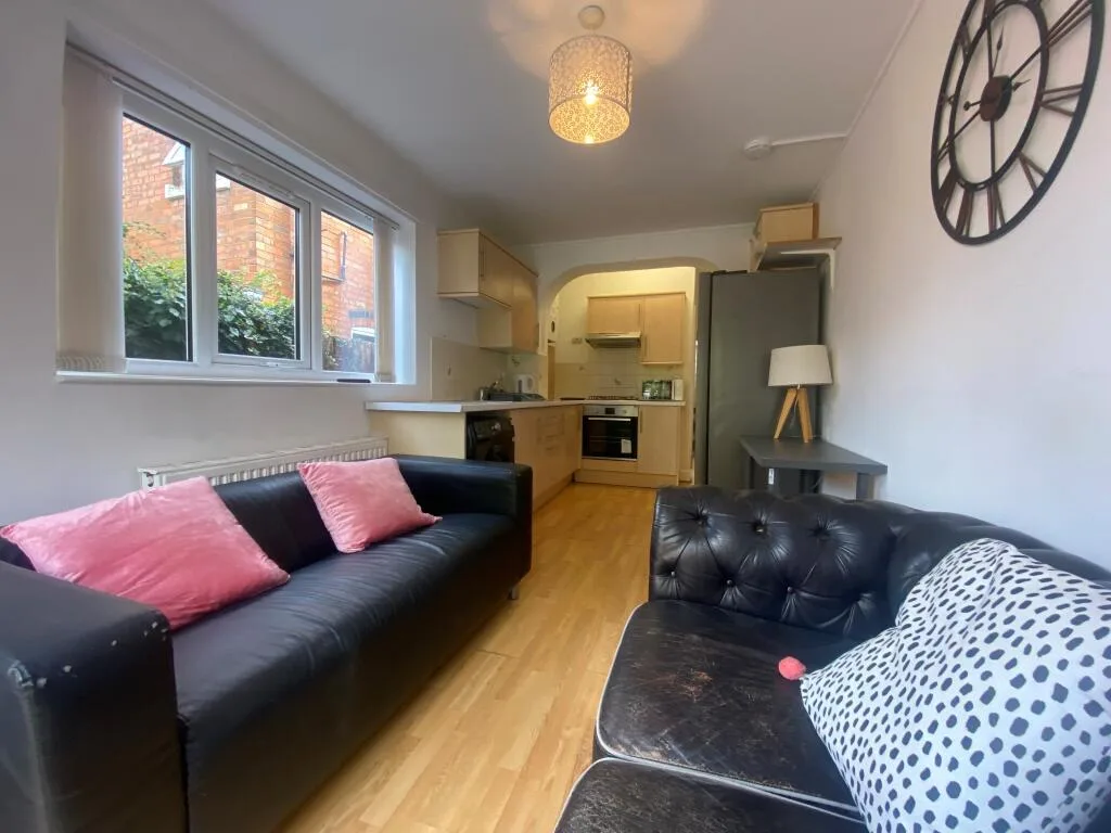 1 bedroom house for rent