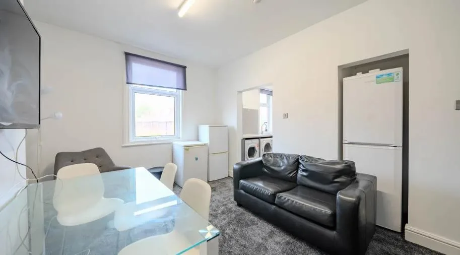 5 bedroom apartment for rent