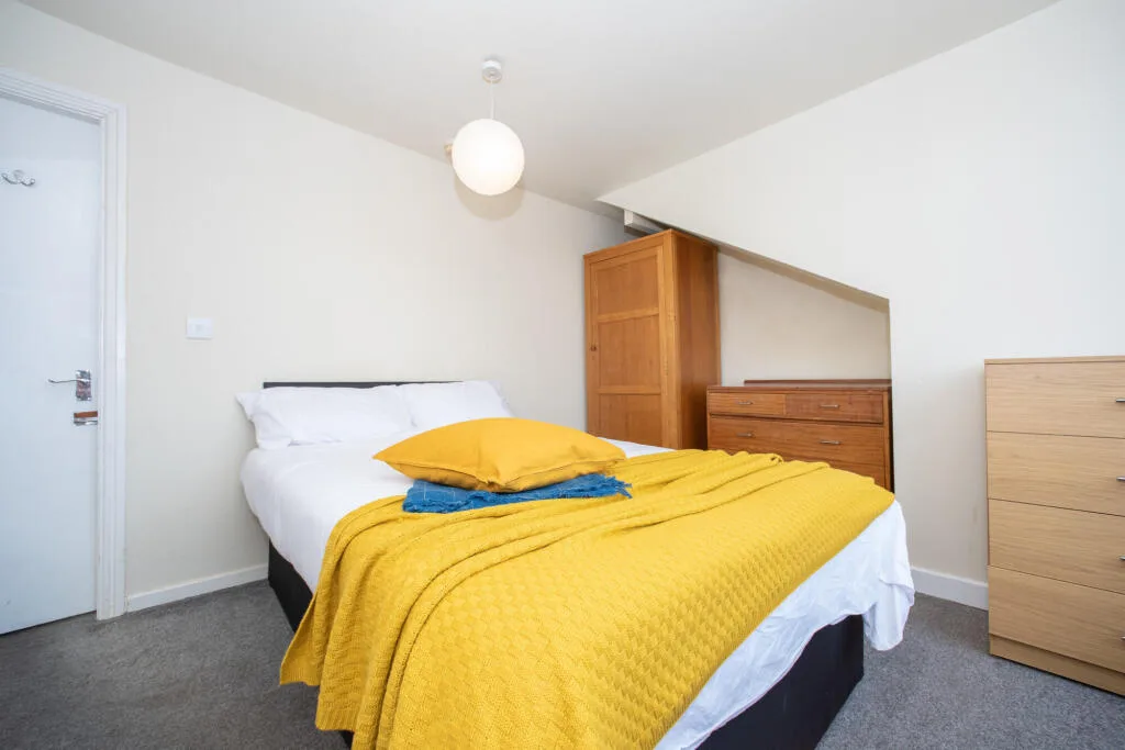 5 bedroom town house for rent
