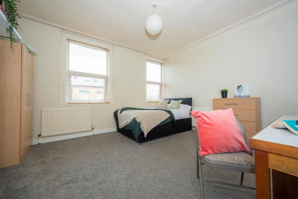 5 bedroom town house for rent