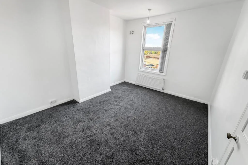 2 bedroom end of terrace house for rent