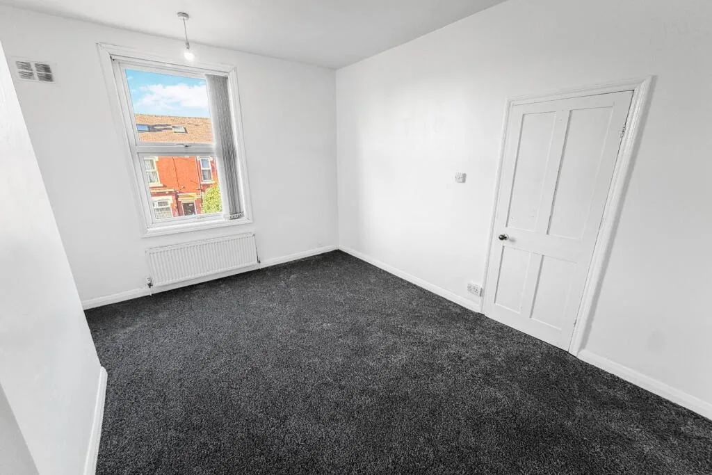 2 bedroom end of terrace house for rent