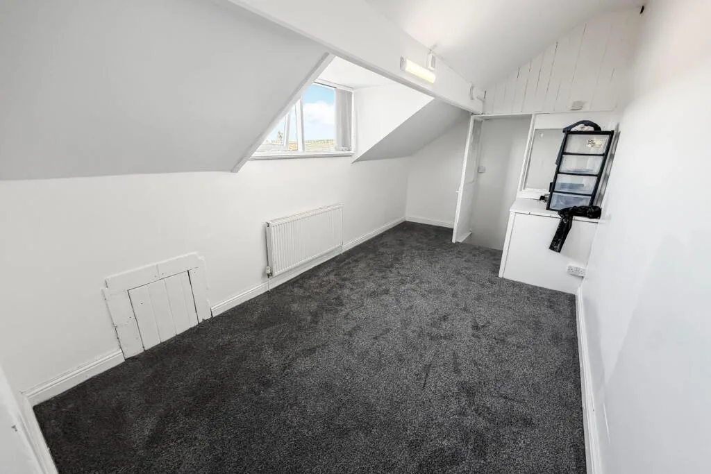 2 bedroom end of terrace house for rent