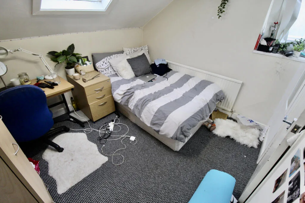 8 bedroom semi-detached house for rent