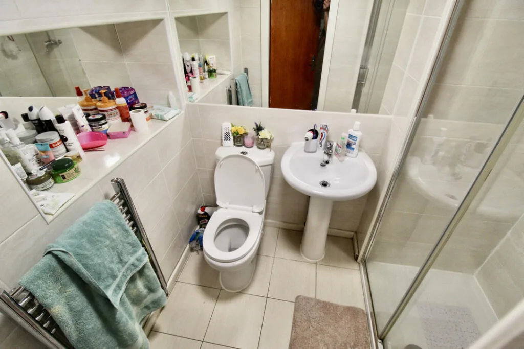 8 bedroom semi-detached house for rent