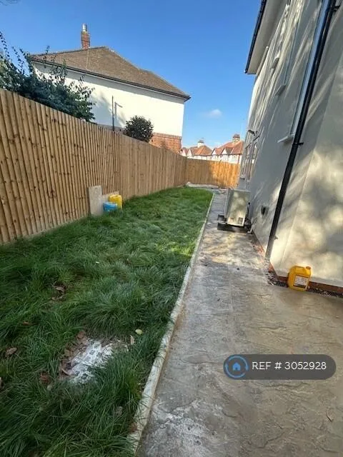 4 bedroom semi-detached house for rent
