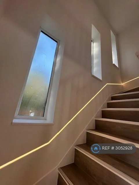 4 bedroom semi-detached house for rent