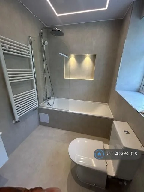4 bedroom semi-detached house for rent