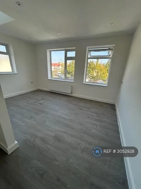 4 bedroom semi-detached house for rent