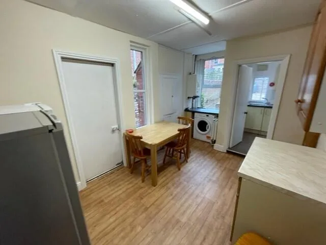 4 bedroom terraced house for rent