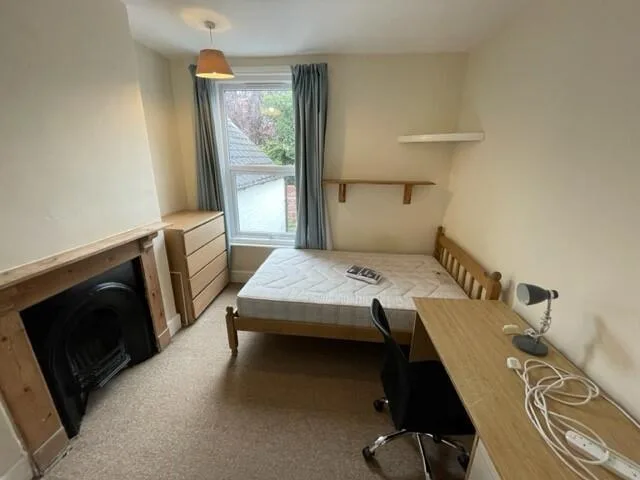5 bedroom terraced house for rent