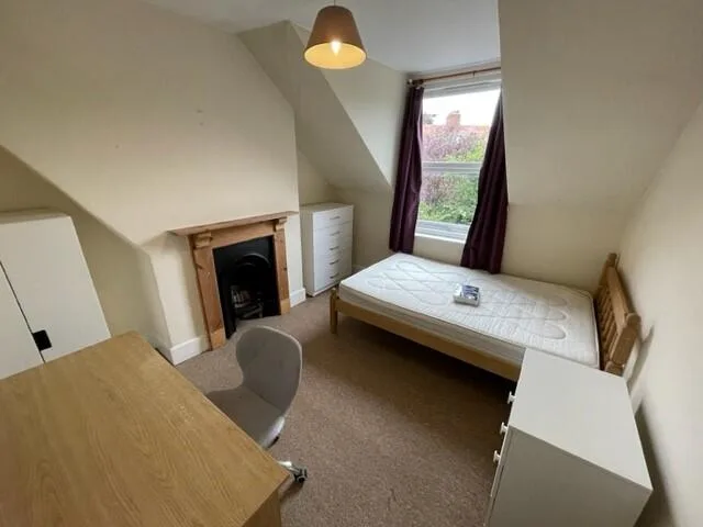 5 bedroom terraced house for rent