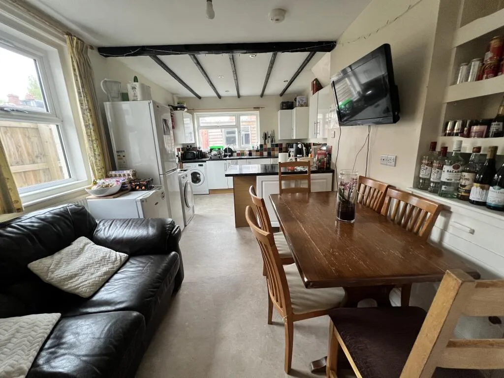 5 bedroom house for rent