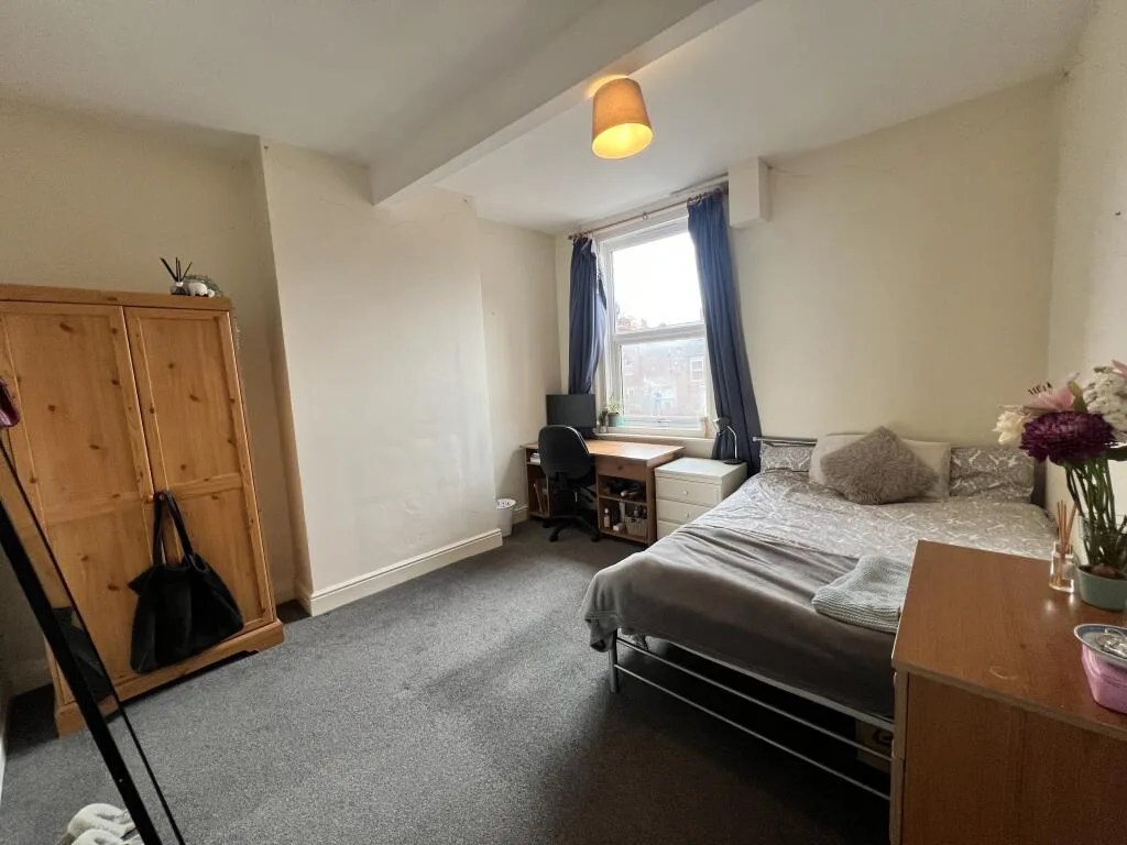 5 bedroom house for rent