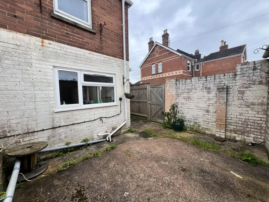 5 bedroom house for rent